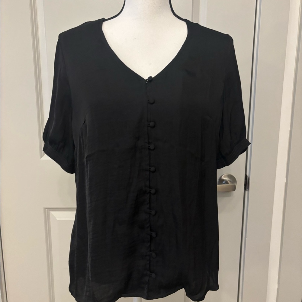 Banana Republic black button down lightweight blouse size M